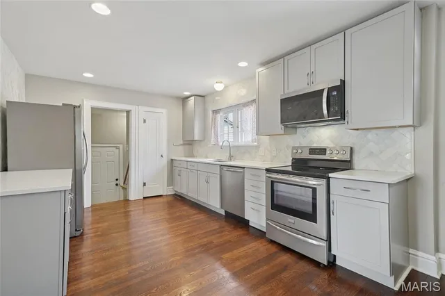 $257,900 | 1105 North And South Road, University City, MO 63130