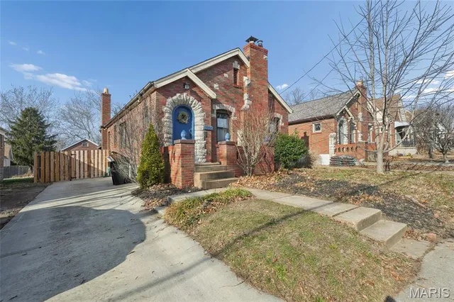 $257,900 | 1105 North And South Road, University City, MO 63130