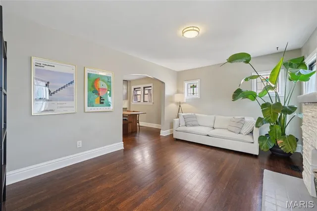 $257,900 | 1105 North And South Road, University City, MO 63130