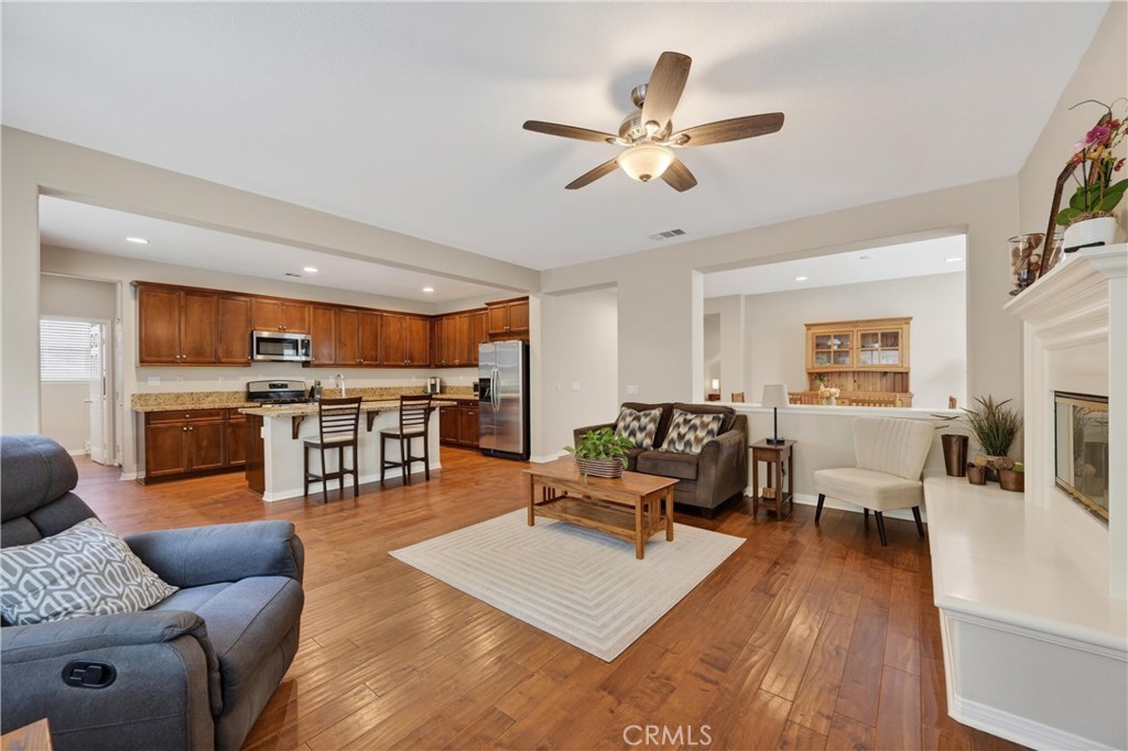 10798 Rosemary Way Corona, CA 92883 - Photo 17 of 48