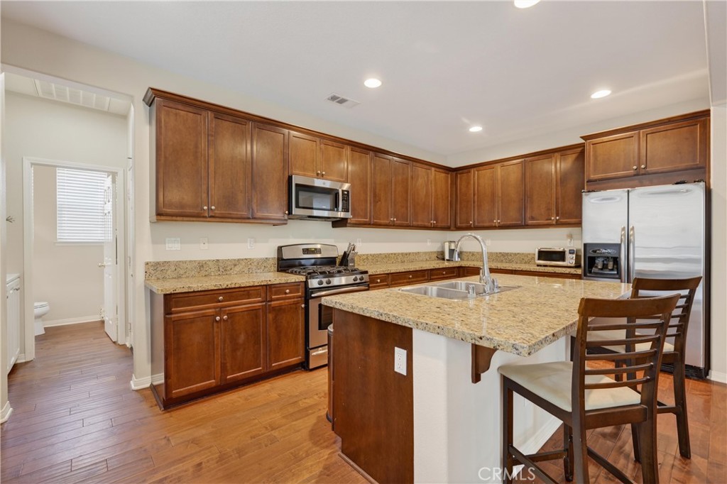 10798 Rosemary Way Corona, CA 92883 - Photo 20 of 48