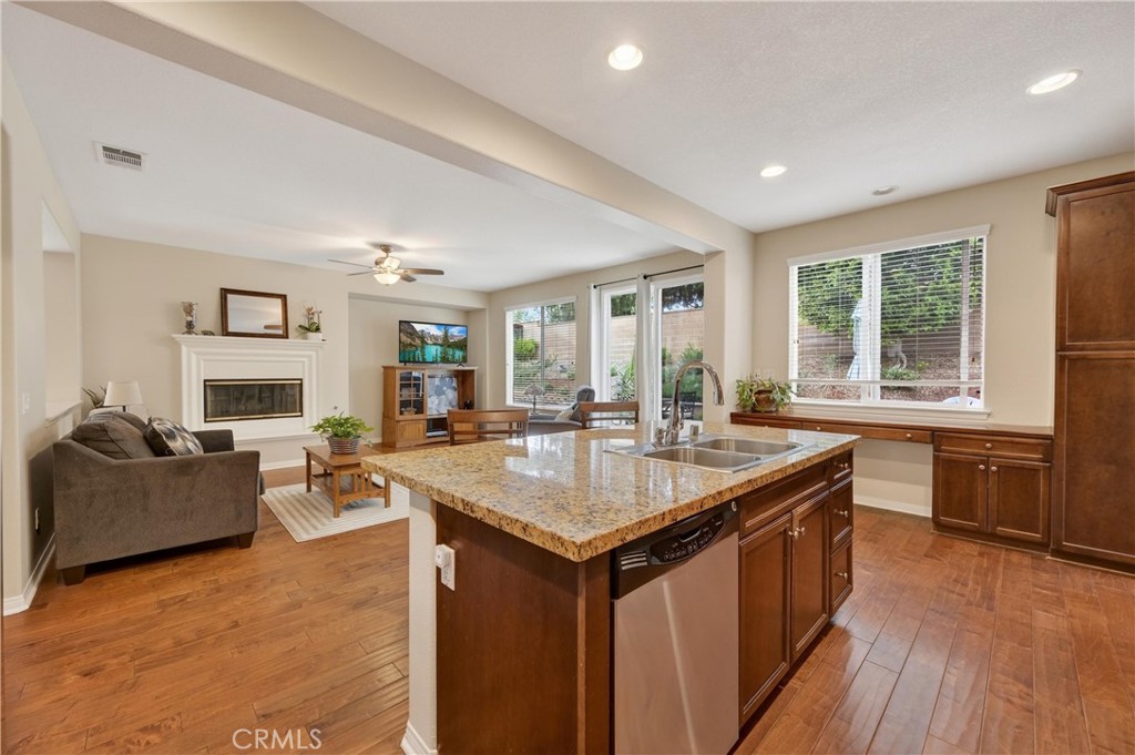 10798 Rosemary Way Corona, CA 92883 - Photo 21 of 48