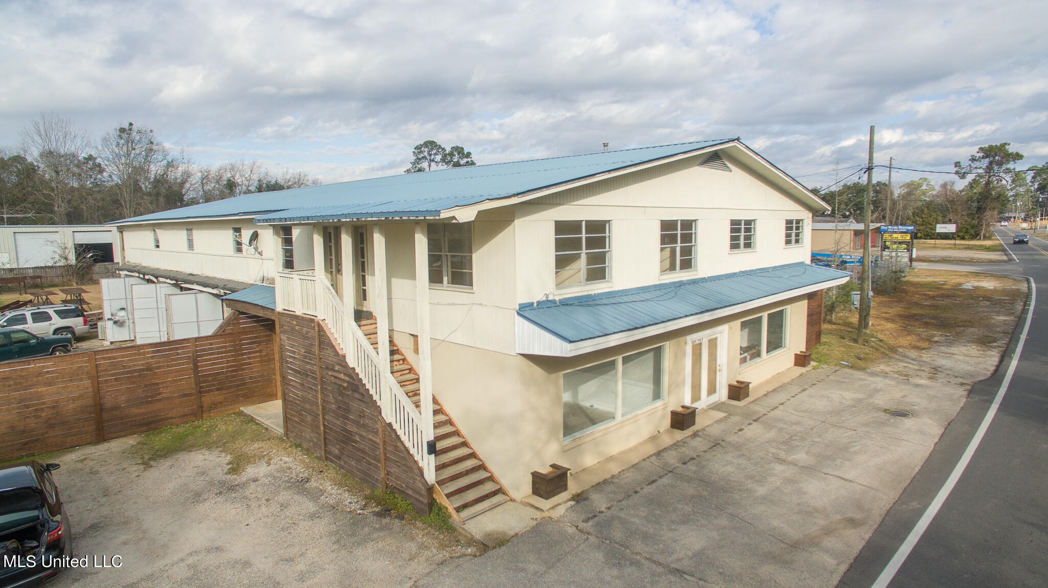 10235 Gorenflo Road D'Iberville, MS 39540 - Photo 2 of 31 10235 Gorenflo-39002-2