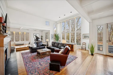 $1,500,000 | 2085 Stirling Road, Bannockburn, IL 60015