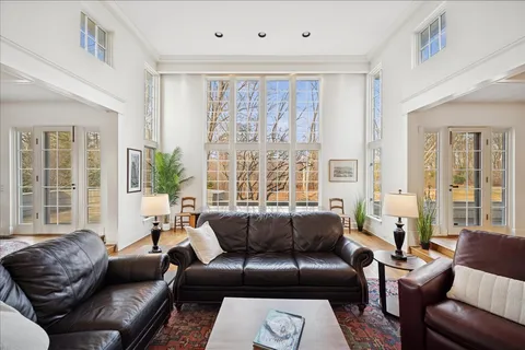 $1,500,000 | 2085 Stirling Road, Bannockburn, IL 60015