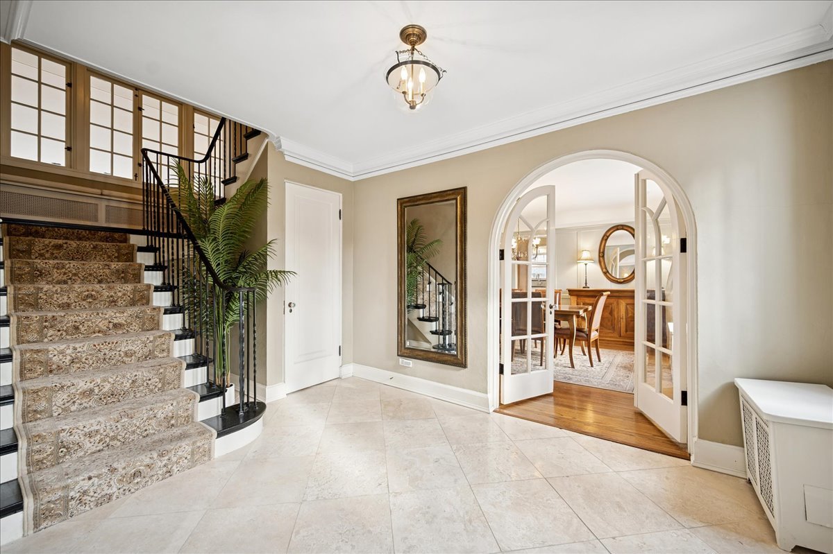 2085 Stirling Road Bannockburn, IL 60015 - Photo 3 of 48 a view of entryway with a front door