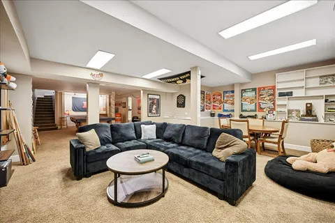 $1,500,000 | 2085 Stirling Road, Bannockburn, IL 60015