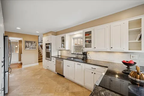 $1,500,000 | 2085 Stirling Road, Bannockburn, IL 60015