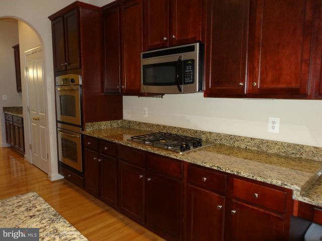 23857 Burdette Forest Road Clarksburg, MD 20871 - Photo 11 of 25 Kitchen