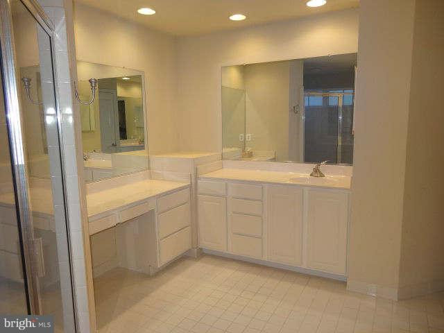 23857 Burdette Forest Road Clarksburg, MD 20871 - Photo 23 of 25 Bath (Master)