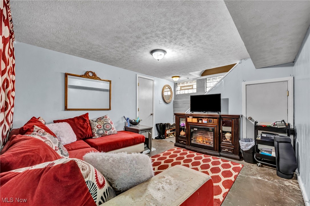 18111 Marcella Road Cleveland, OH 44119 - Photo 39 of 42 Gallery Image 39
