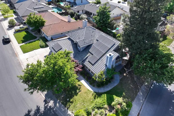 $699,900 | 2316 Den Helder Drive, Modesto, CA 95356