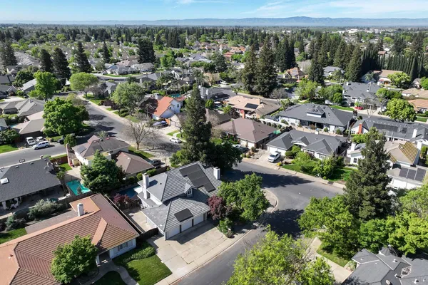 $699,900 | 2316 Den Helder Drive, Modesto, CA 95356