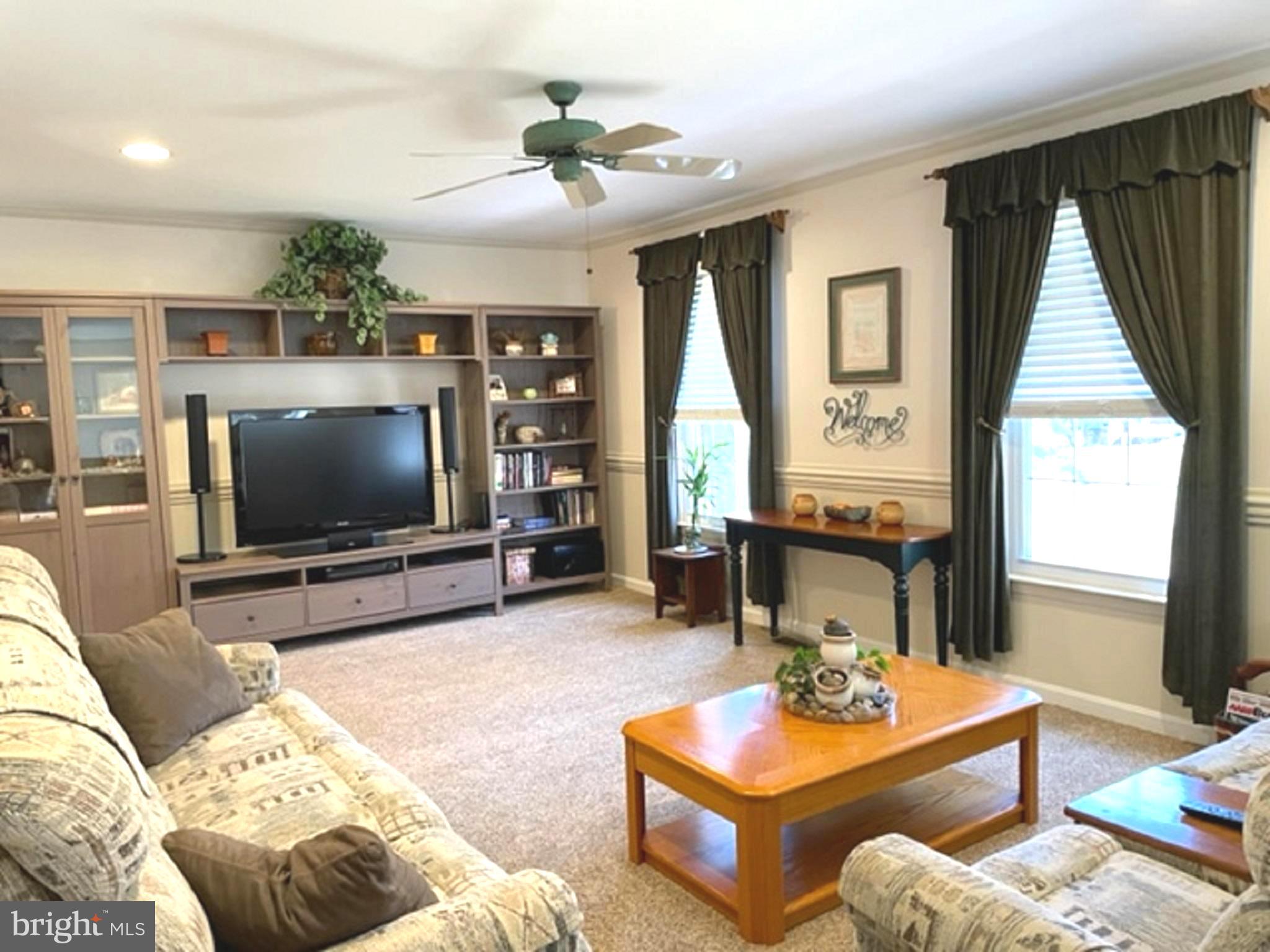 10295 Greystone Road Manassas, VA 20111 - Photo 8 of 27 Large, Light filled living room.