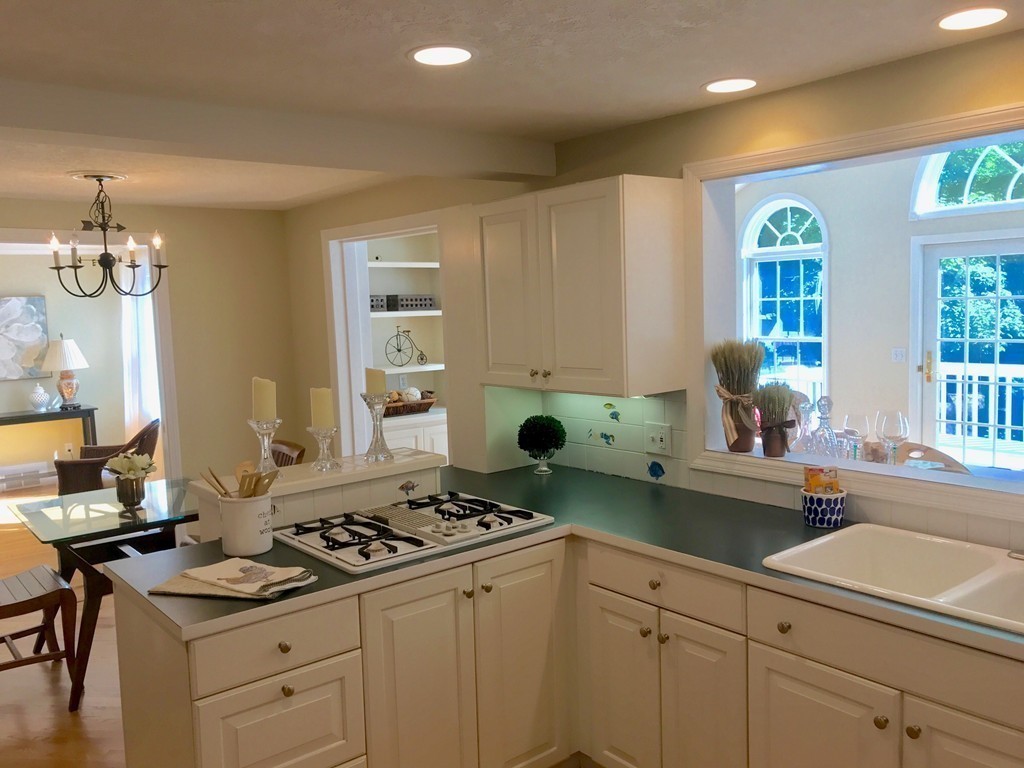 71 Meadowbrook Road Longmeadow, MA 01106 - Photo 6 of 29 Gallery Image 6