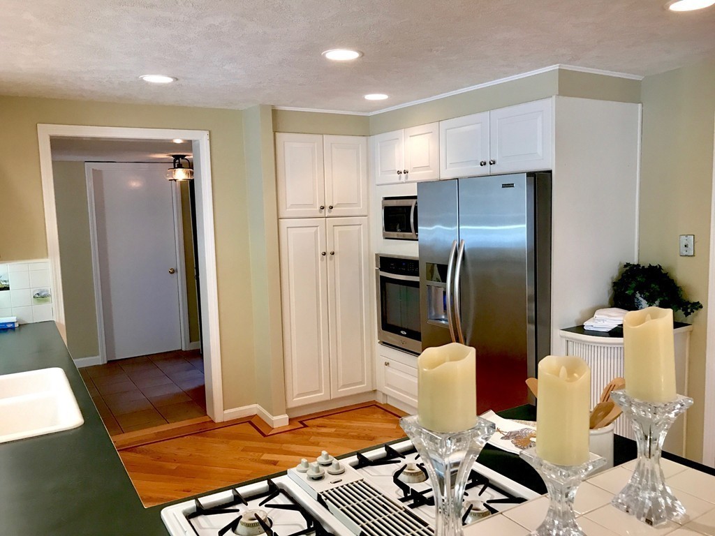 71 Meadowbrook Road Longmeadow, MA 01106 - Photo 7 of 29 Gallery Image 7