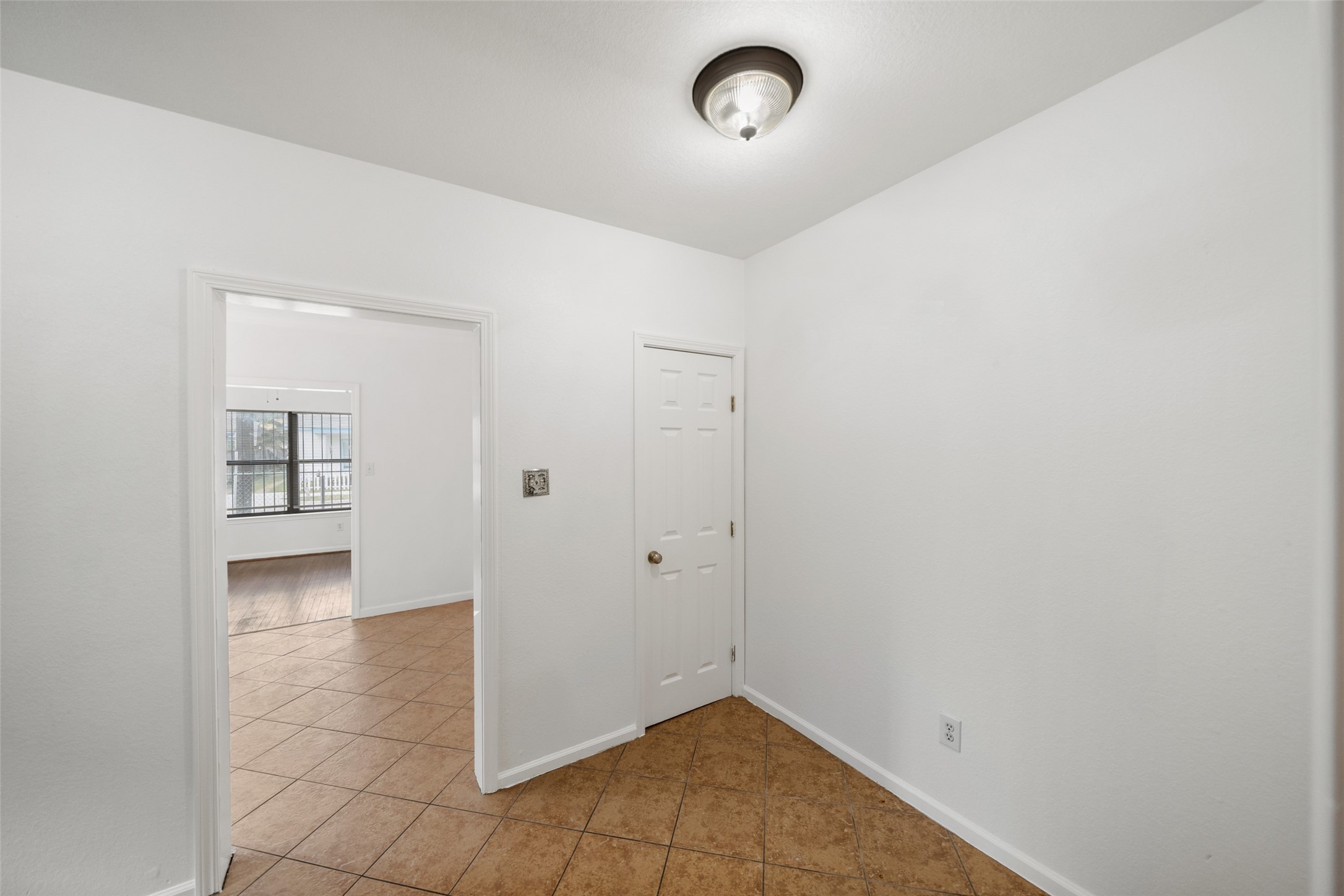 406 Quitman Street, Unit 2 Houston, TX 77009 - Photo 13 of 22 a view of an empty room