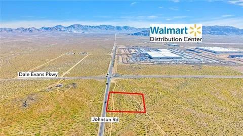 a view of a tennis court