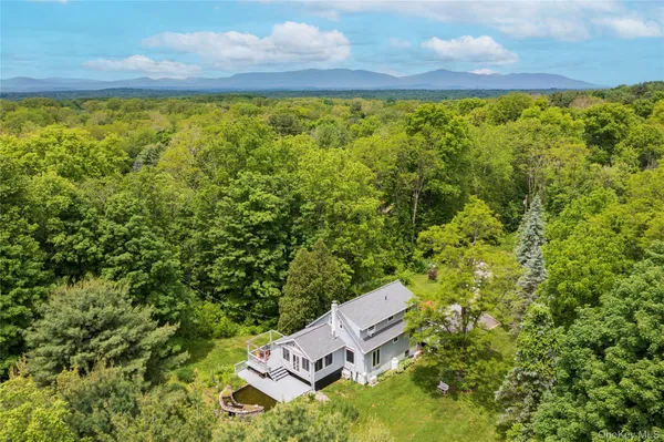 $725,000 | 10 Pilgrims Progress Road, Rhinebeck, NY 12572