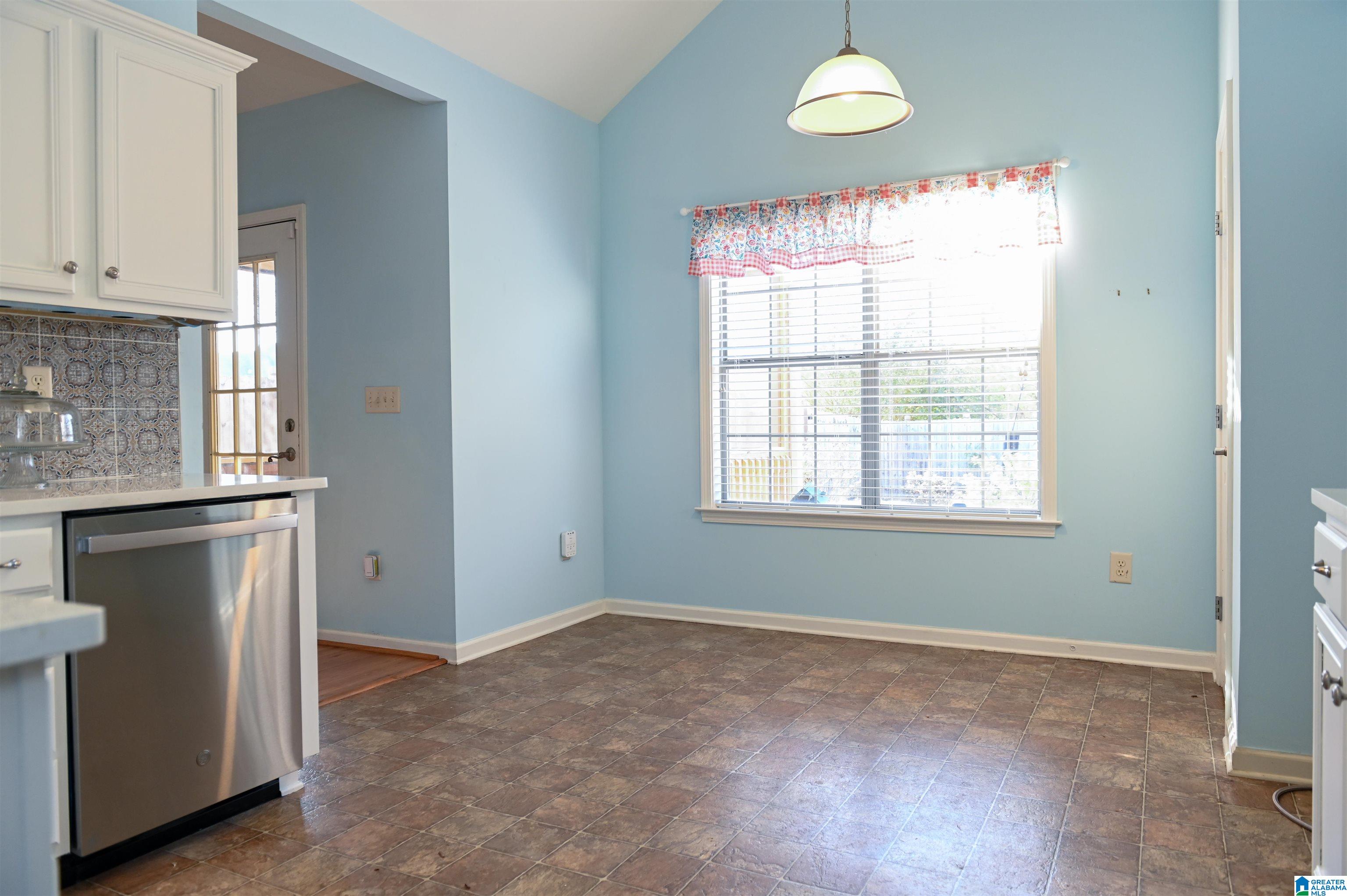 133 Paddington Station Alabaster, AL 35114 - Photo 7 of 36