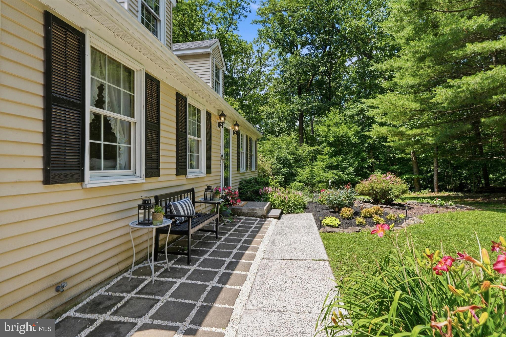 1125 Payne Road Green Lane, PA 18054 - Photo 3 of 47 Front walkway