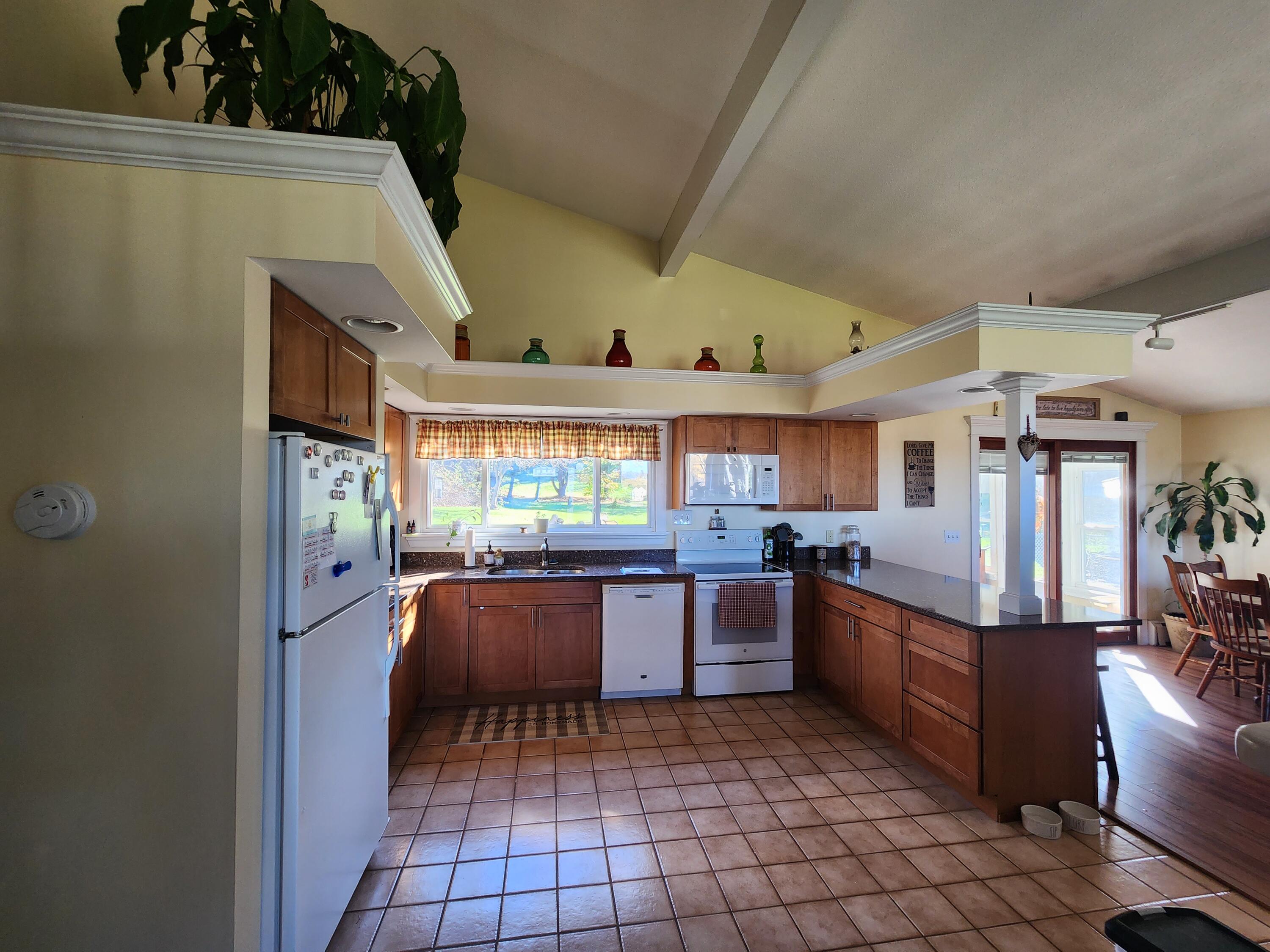 91 Windham Center Road Windham, ME 04062 - Photo 12 of 38 Kitchen (2)