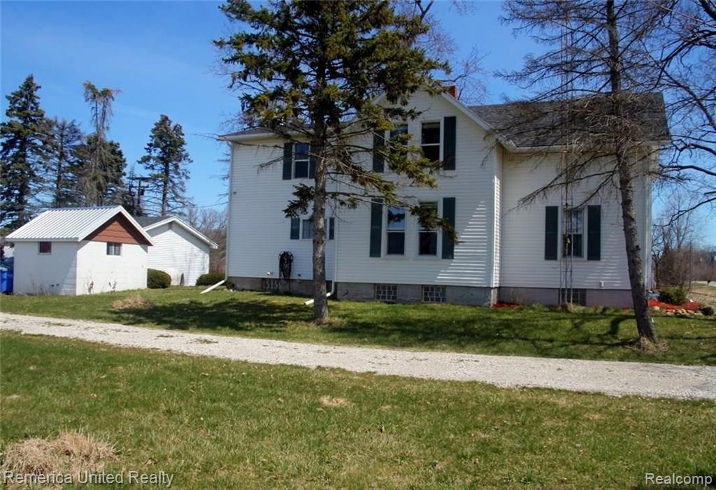 1076 Steiner Road Monroe, MI 48162 - Photo 2 of 22