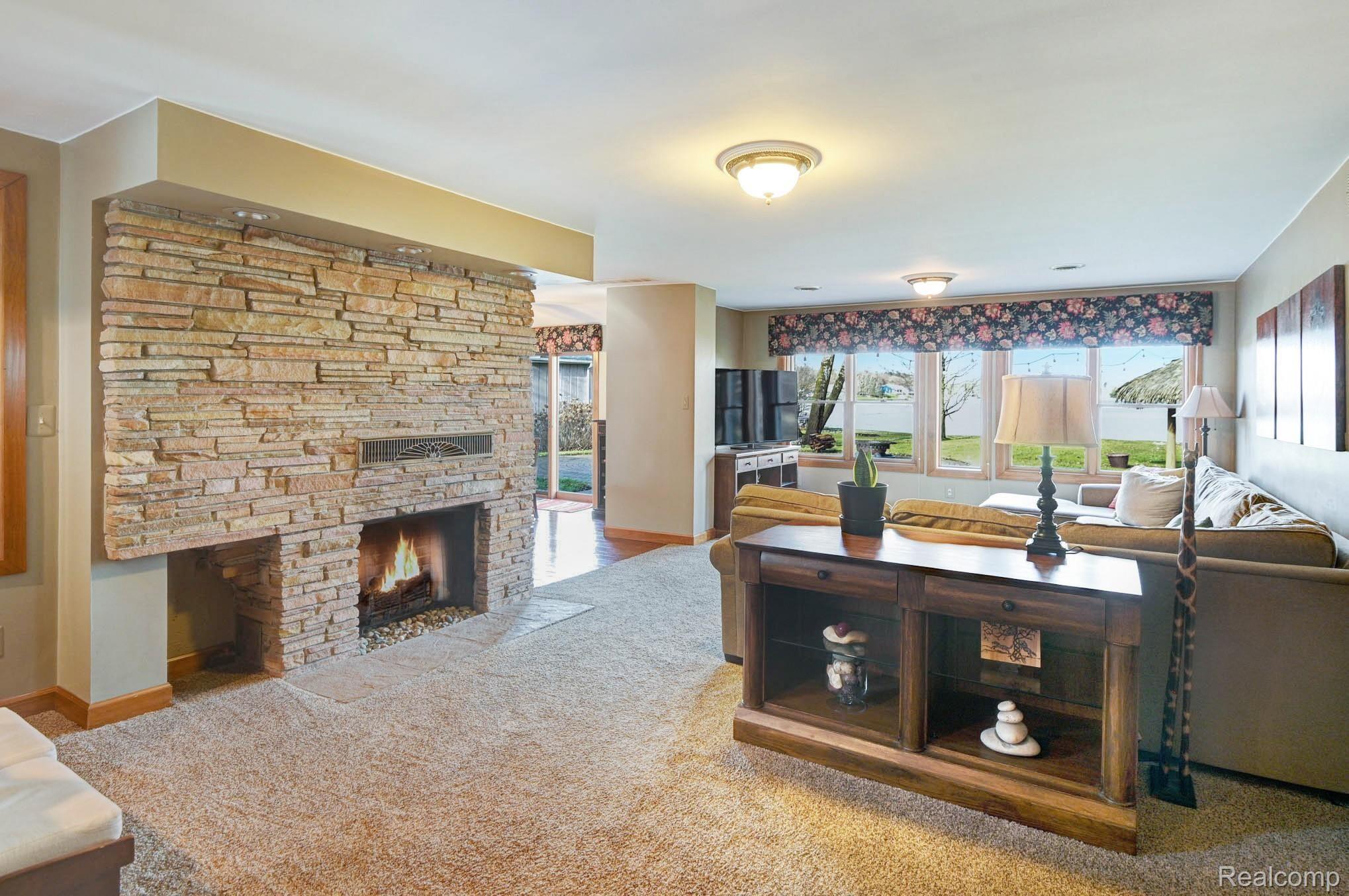 12061 Read Road Fenton, MI 48430 - Photo 2 of 31 8.jpg