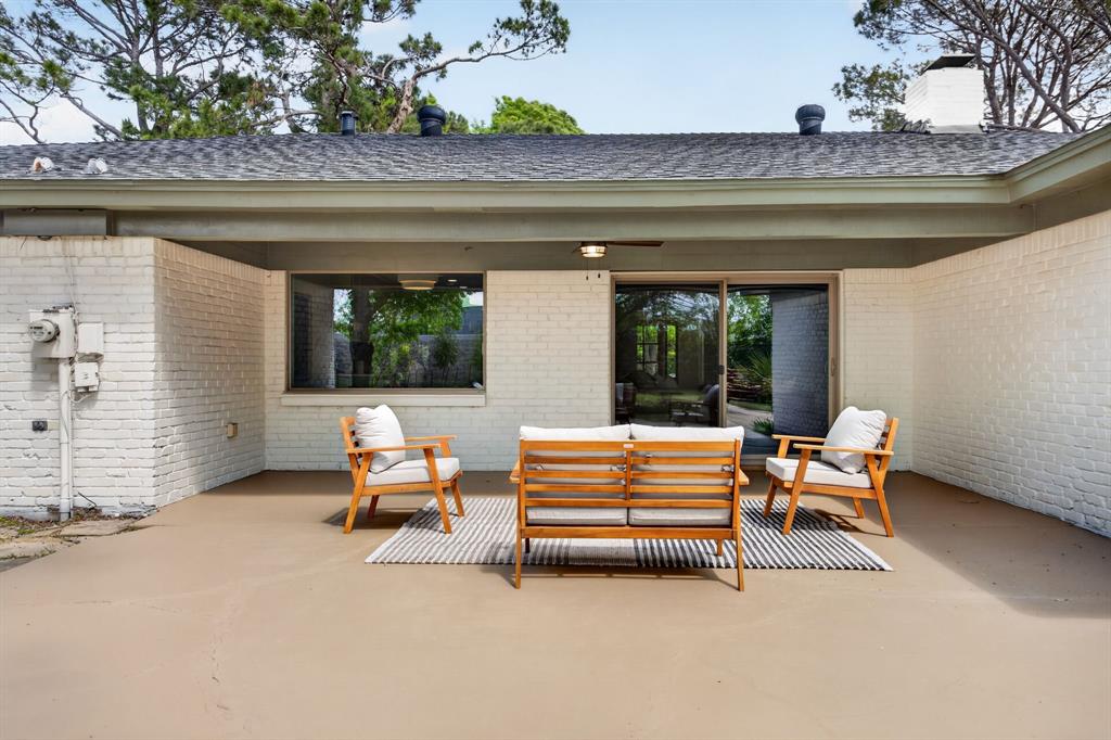 4316 Winding Way Benbrook, TX 76126 - Photo 39 of 40 a backyard of a house with seating space