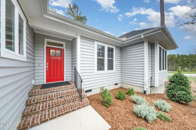 $950,000 | 4604 Montgomery, Pittsboro, NC 27312