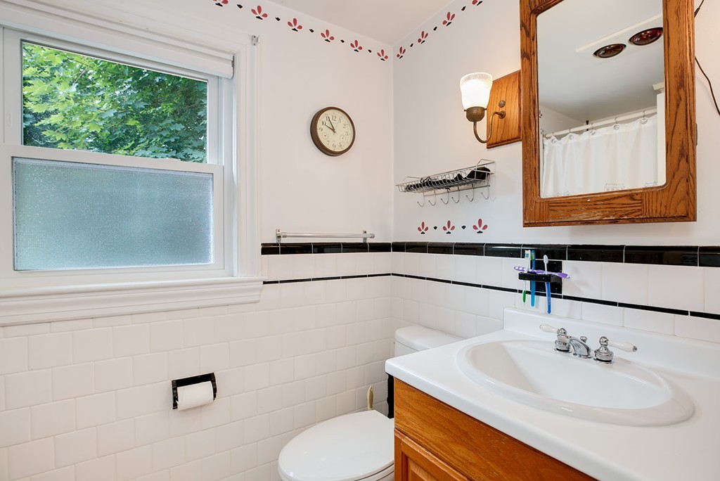 25 Tinson Road Quincy, MA 02169 - Photo 15 of 23 Gallery Image 15