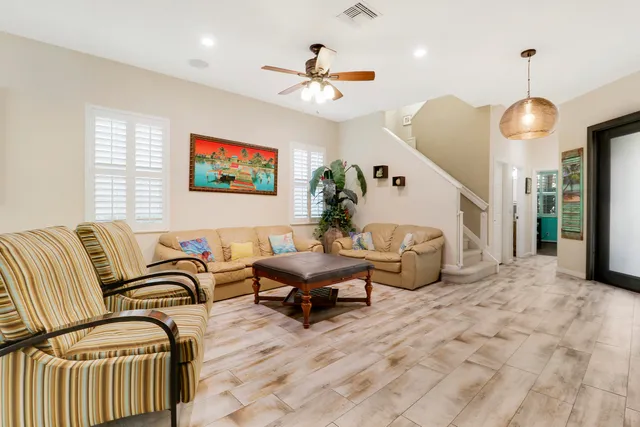 $1,149,900 | 104 Via Azurra, Jupiter, FL 33458