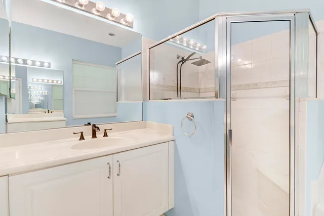 $1,149,900 | 104 Via Azurra, Jupiter, FL 33458