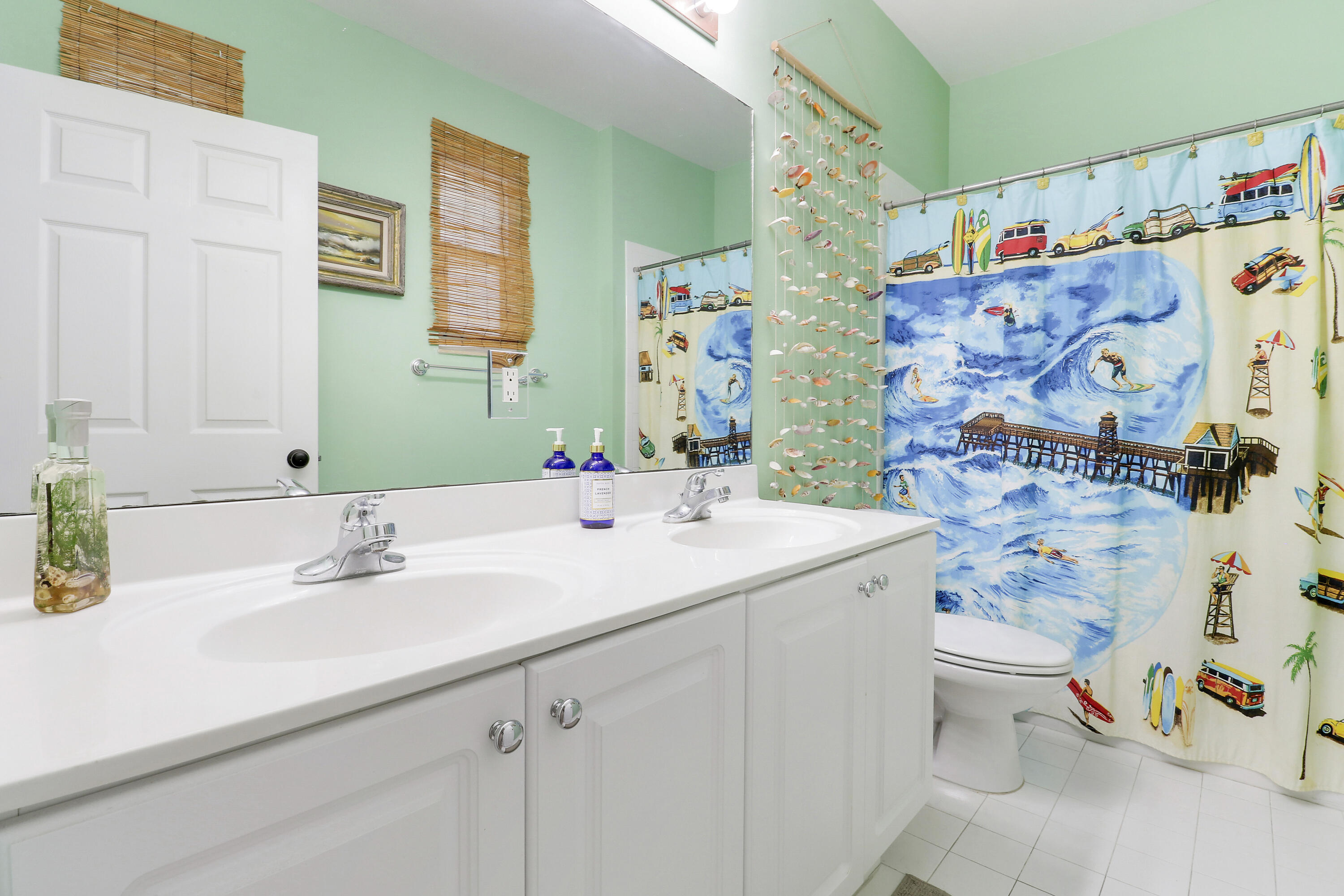 104 Via Azurra Jupiter, FL 33458 - Photo 35 of 41 Upstairs Bathroom