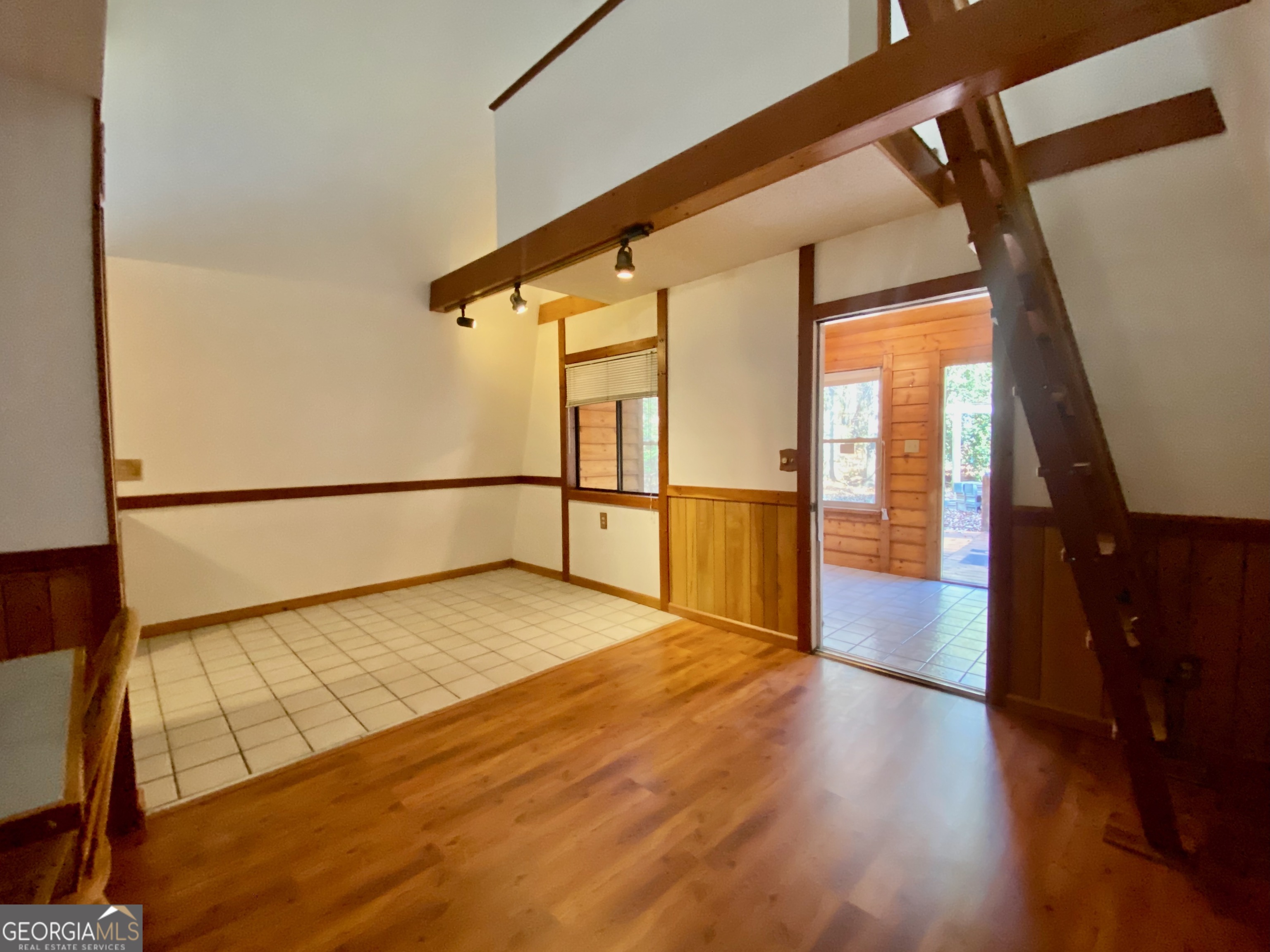 231 West Seminole Drive Byron, GA 31008 - Photo 5 of 38 a view of a hallway