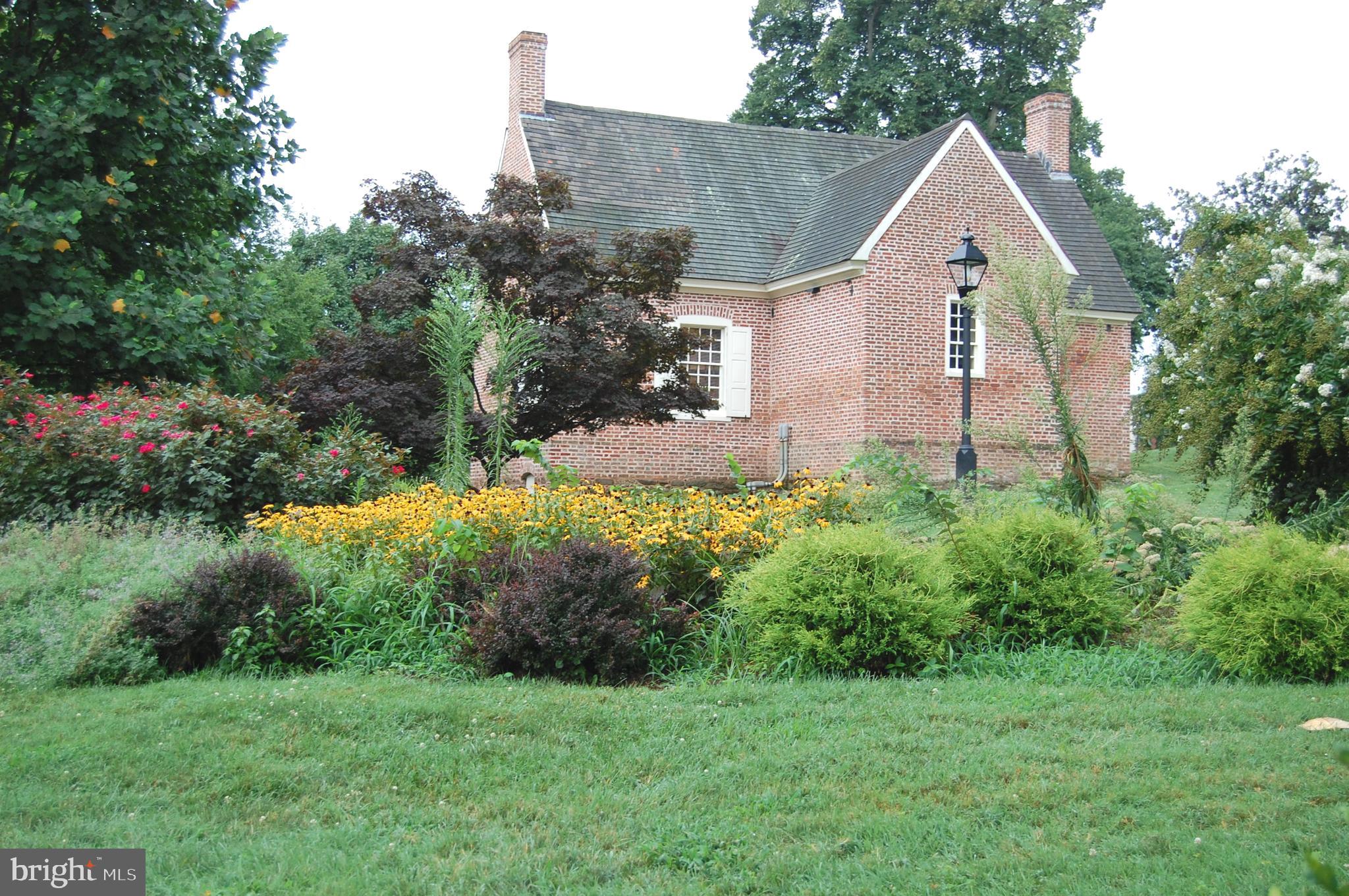 1870 Poplar Road Annapolis, MD 21401 - Photo 47 of 51 Gardens in downtown Annapolis
