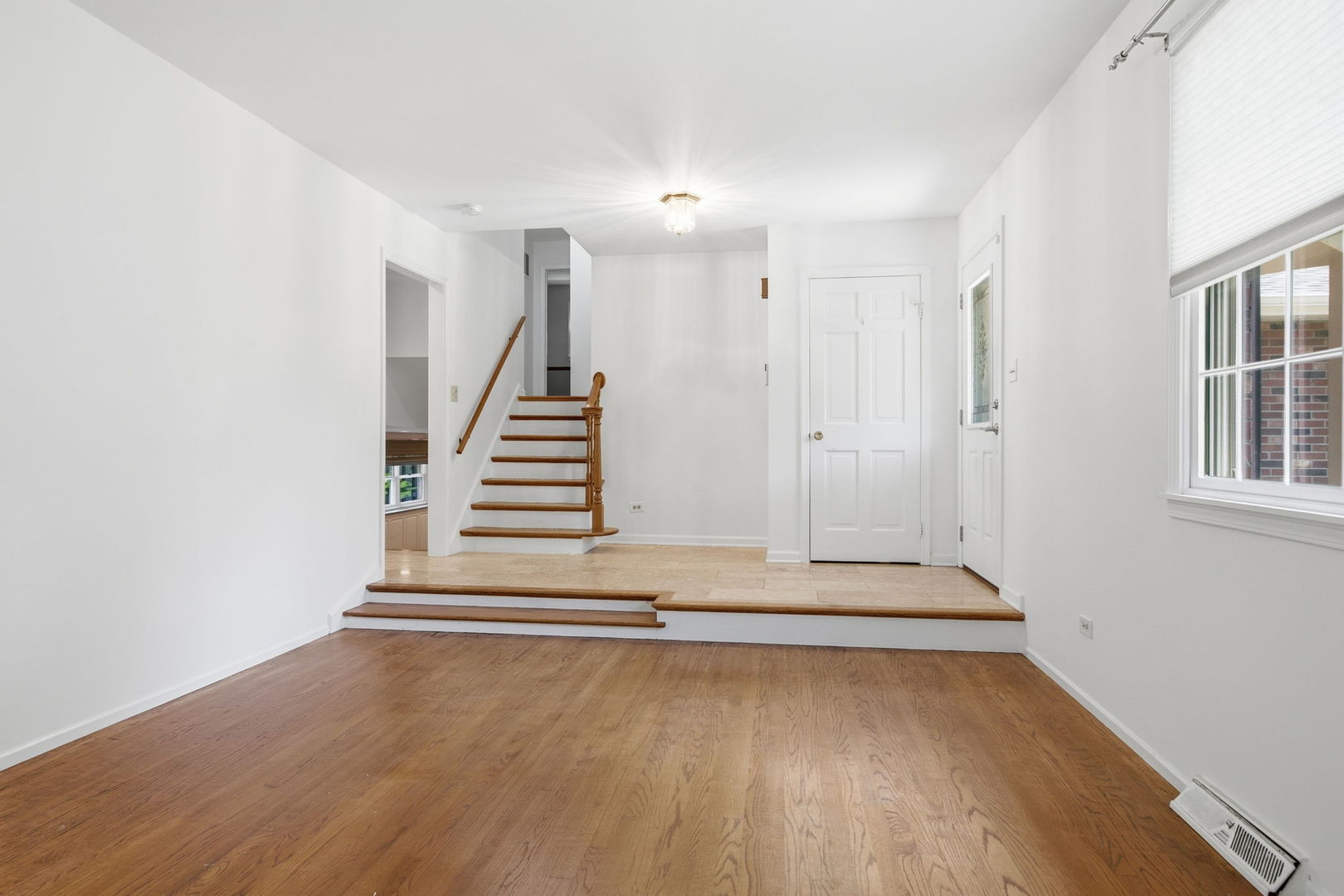 460 Trinity Court Buffalo Grove, IL 60089 - Photo 8 of 27