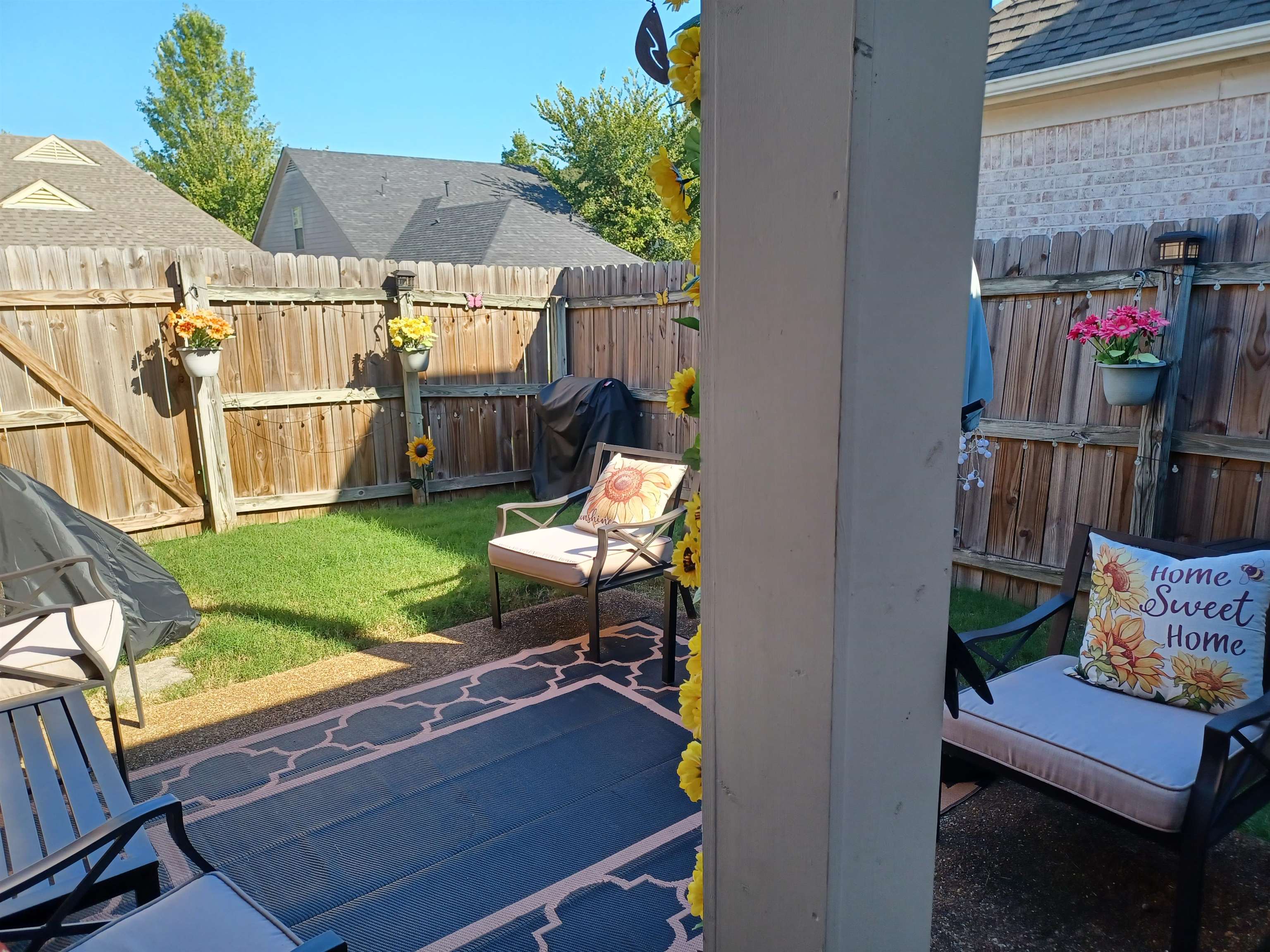 8700 Macon Road Memphis, TN 38018 - Photo 16 of 18 a view of a backyard with sitting area