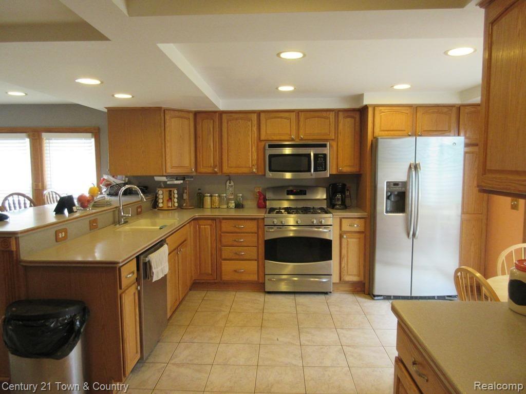 5625 John R Road Troy, MI 48085 - Photo 2 of 31 02.jpg