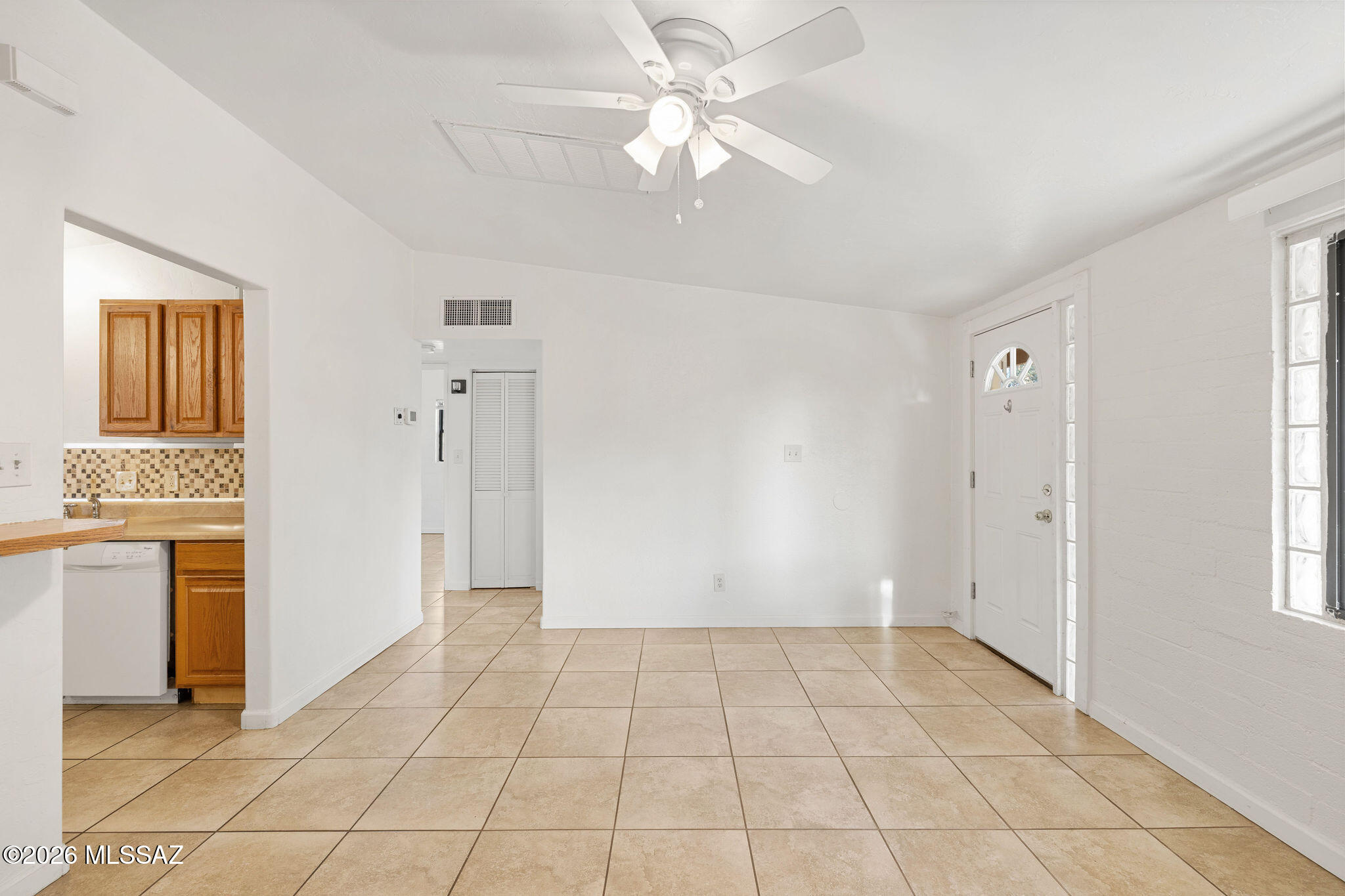 702 North Silverbell Road Tucson, AZ 85745 - Photo 5 of 23