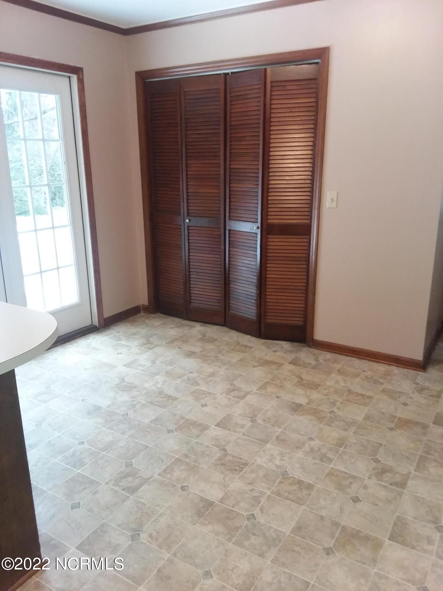 200 Rhodes Street Williamston, NC 27892 - Photo 14 of 18 Rhodes17