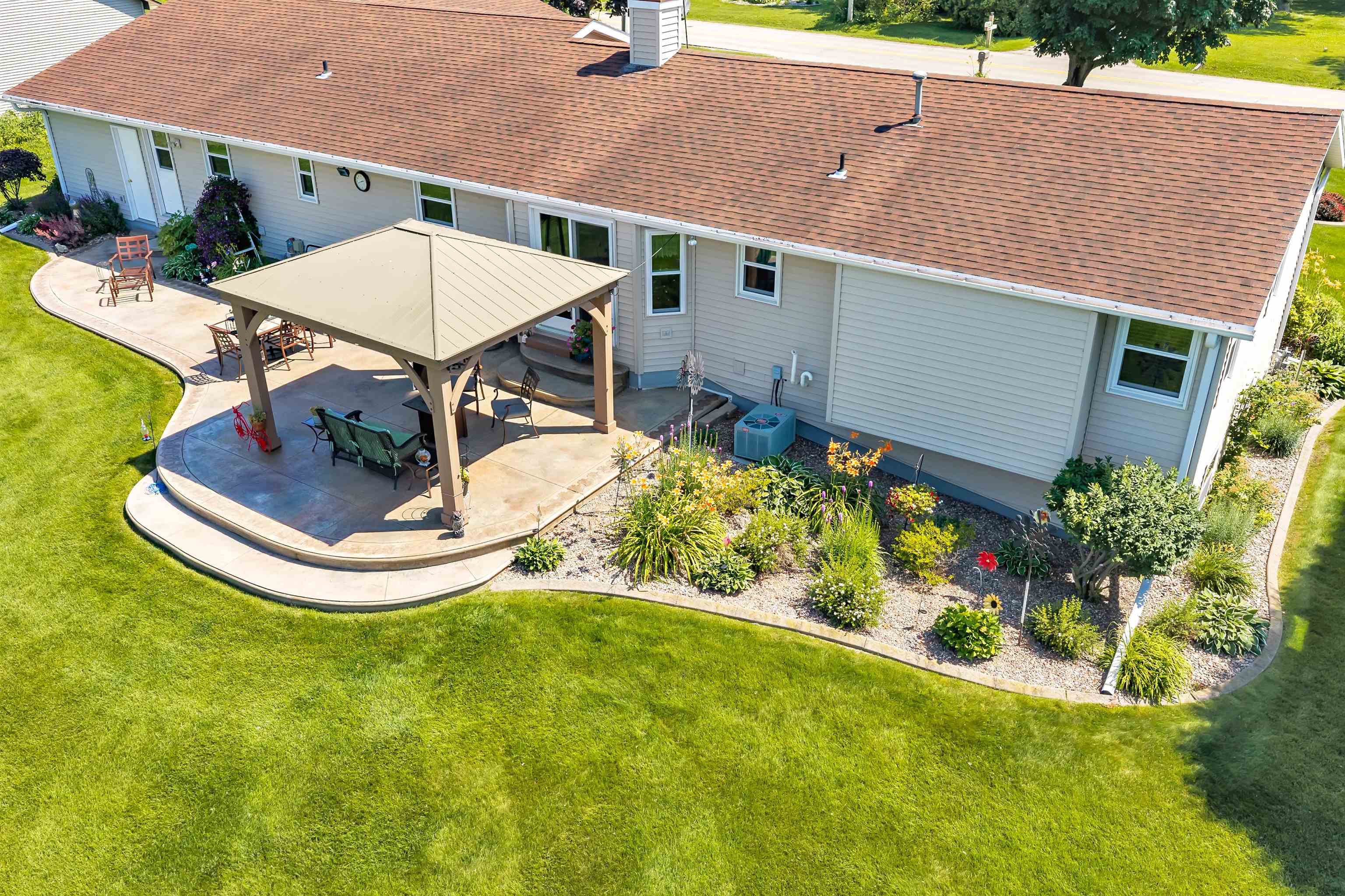 3659 VanLaanen Road Green Bay, WI 54311 - Photo 5 of 50