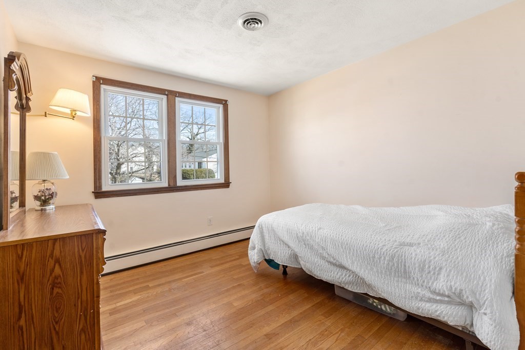 93 Briarwood Road Waltham, MA 02452 - Photo 17 of 26 Gallery Image 17