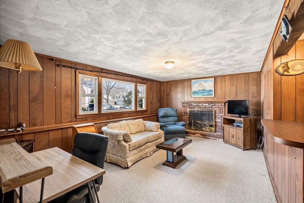 93 Briarwood Road Waltham, MA 02452 - Photo 20 of 26 Gallery Image 20