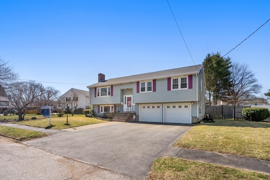 93 Briarwood Road Waltham, MA 02452 - Photo 2 of 26 Gallery Image 2