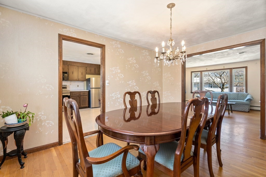 93 Briarwood Road Waltham, MA 02452 - Photo 8 of 26 Gallery Image 8