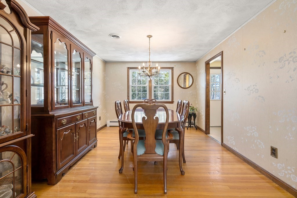 93 Briarwood Road Waltham, MA 02452 - Photo 9 of 26 Gallery Image 9