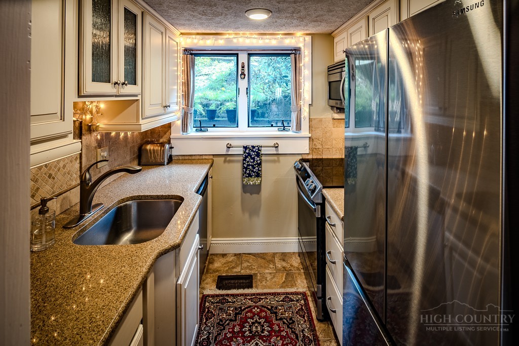 220 Northridge Road, Unit 31 Beech Mountain, NC 28604 - Photo 20 of 43