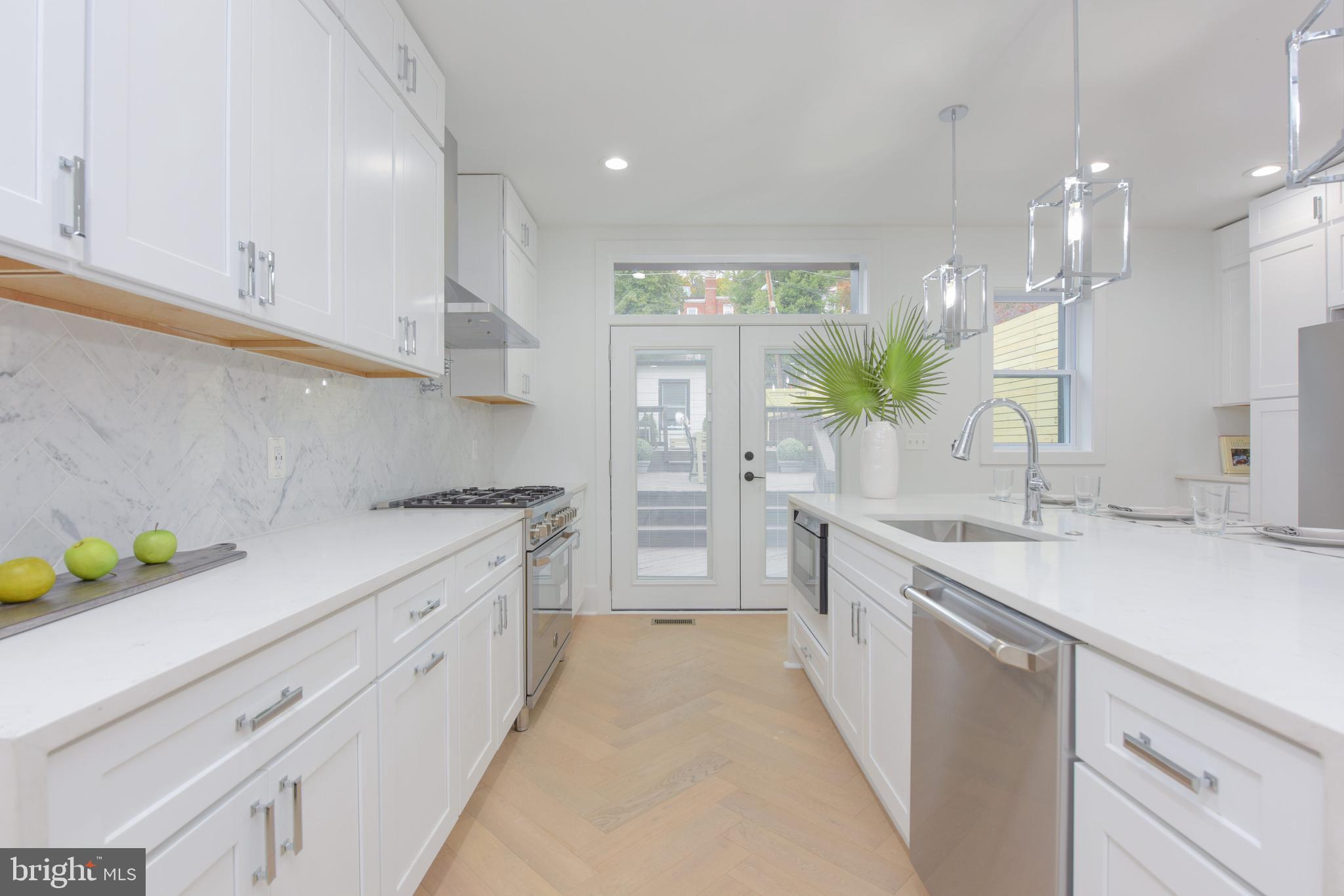 3607 T Street Northwest Washington, DC 20007 - Photo 9 of 44 Carrara quartz countertops