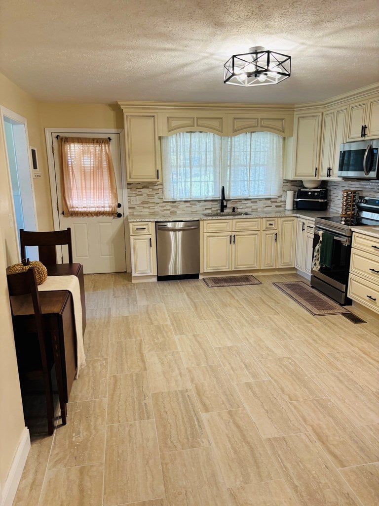 9430 Spring Valley Road Fries, VA 24330 - Photo 8 of 30 Gallery Image 8